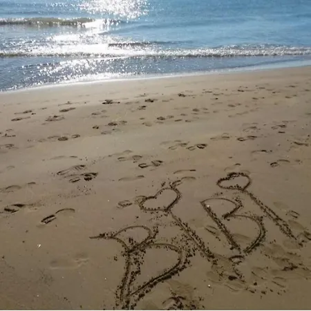 Modern Flat With Shared Pool And Terrace Lejlighed