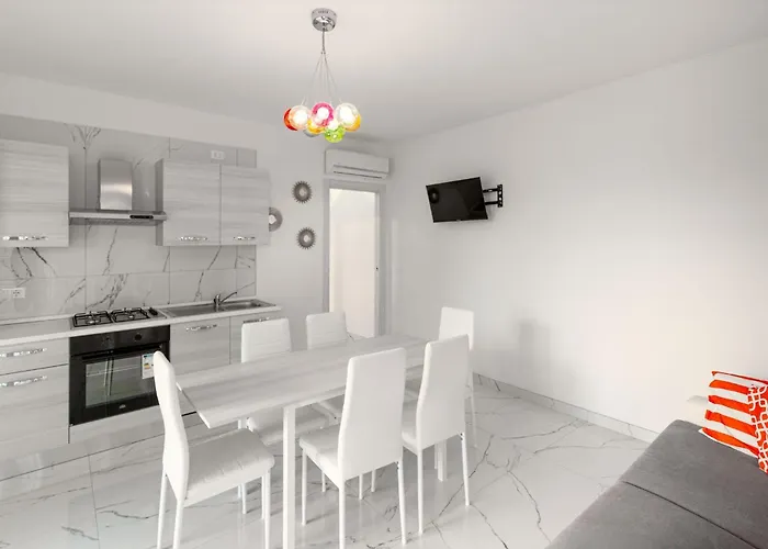 Apartament Modern Flat With Shared Pool And Terrace